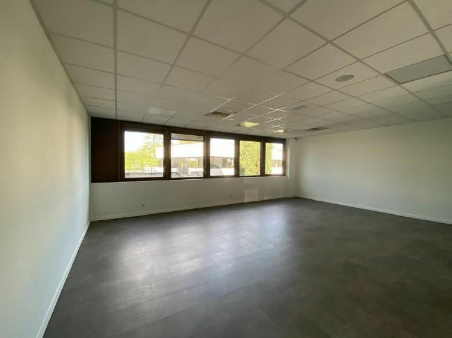 Bureau Limonest 1203m² Location bureau Limonest Rhône OLBUR2109136 4